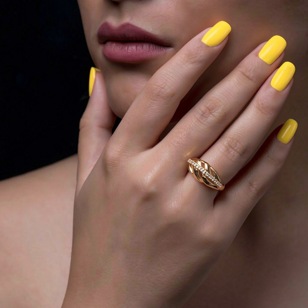 Bague Dorée "Liane Éclatante" – Anneau Ajouré et Ligne de Zircons